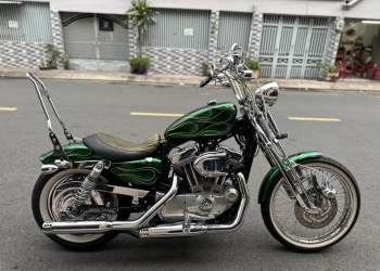 HARLEY_DAVIDSON_Sportster_iron_883cc ABS Độ Dáng Bobber và Giò Gà ( bản Nhập Mỹ ) Màu Xanh và vàng đỏ , HQCN Date 2010 đăng ký 2016 chính chủ